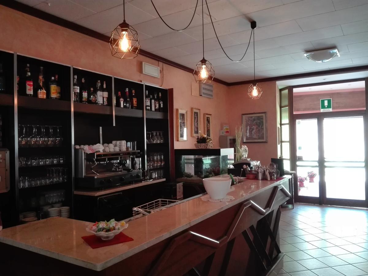 Albergo Giardino Toscolano Maderno Εξωτερικό φωτογραφία