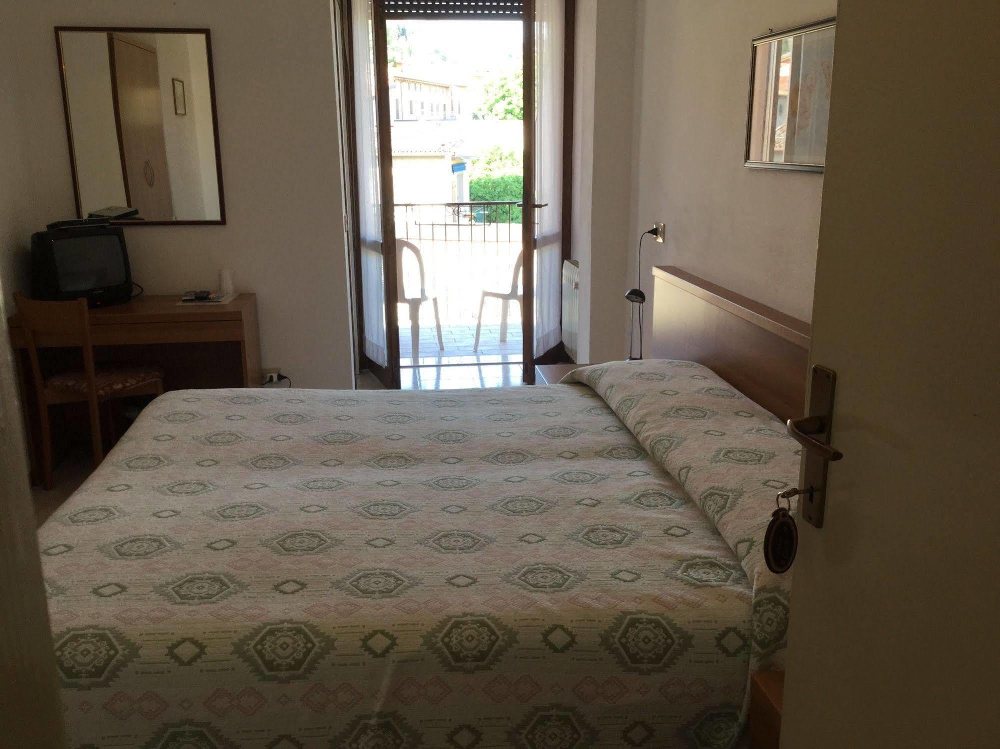 Albergo Giardino Toscolano Maderno Εξωτερικό φωτογραφία
