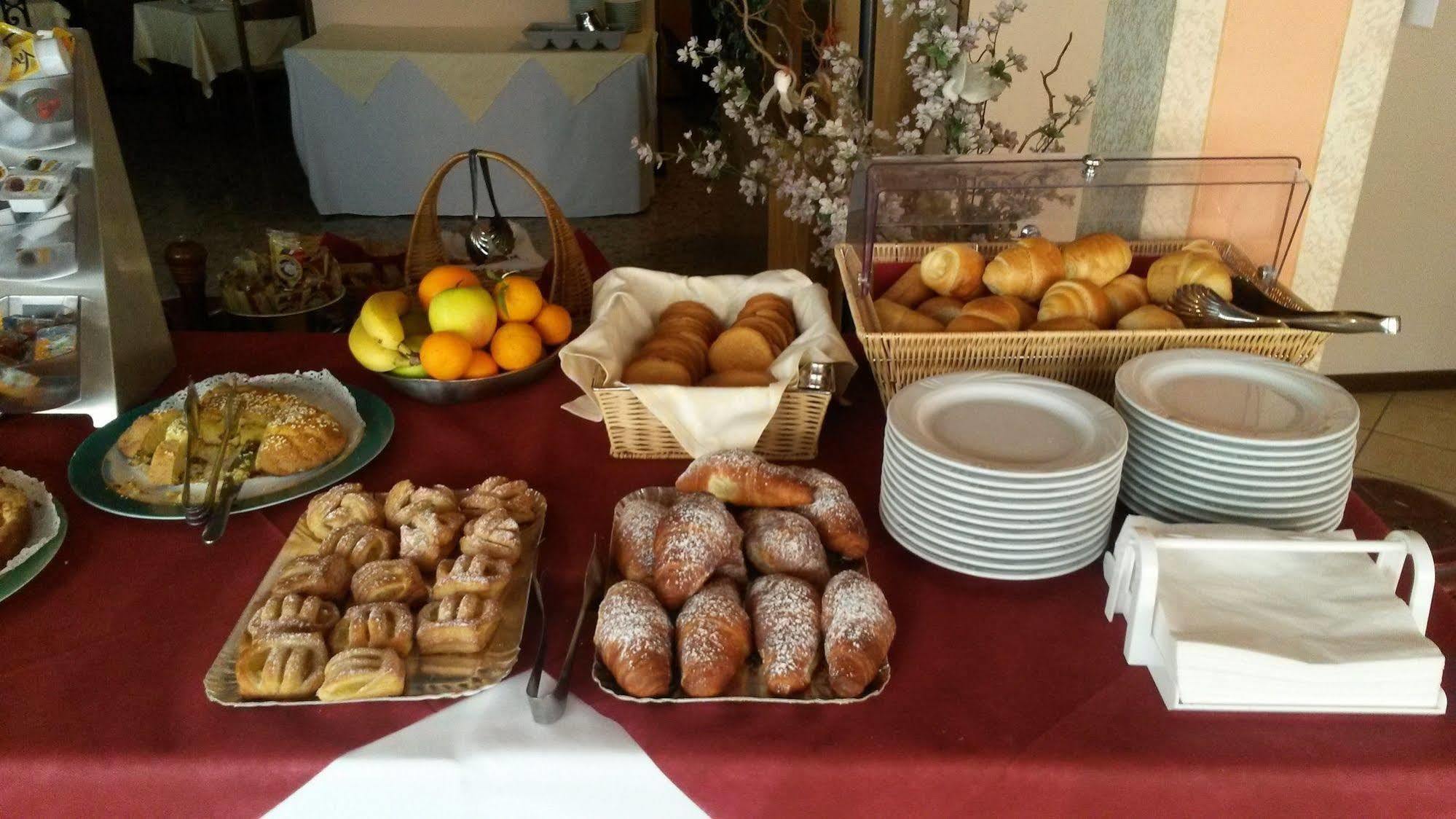 Albergo Giardino Toscolano Maderno Εξωτερικό φωτογραφία